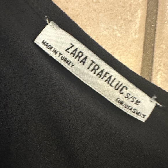 ZARA Long Sleeve Deep V Bodysuit - Picture 3 of 3